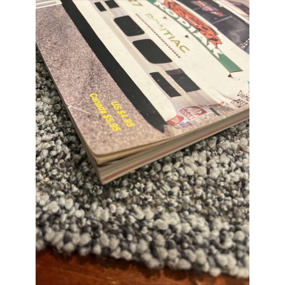 The Official NASCAR 1990 Preview and Press Guide Racing Magazine Great Con. - Picture 8 of 8